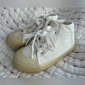 Zara Kids Canvas Sneaker Size 4.5; euro 21